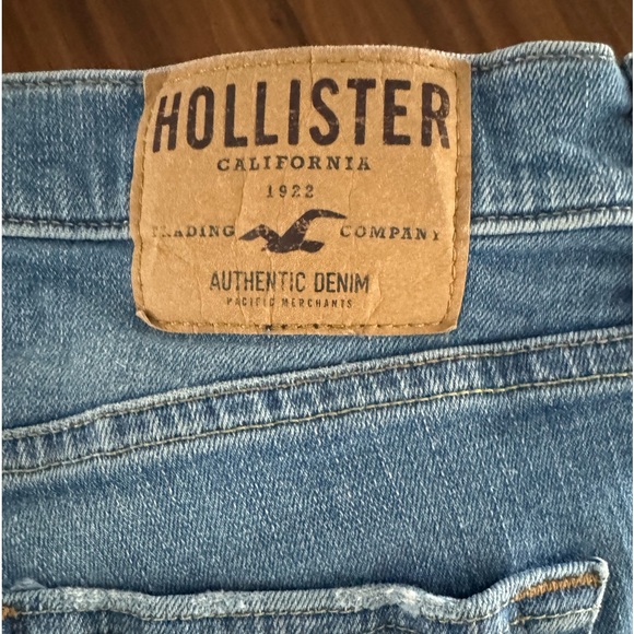 Hollister Skinny Jeans - Picture 2 of 6